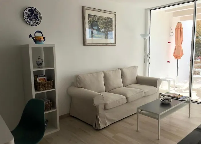 Sea Frontline Apartment \'Faraona\'. Pool. Wifi