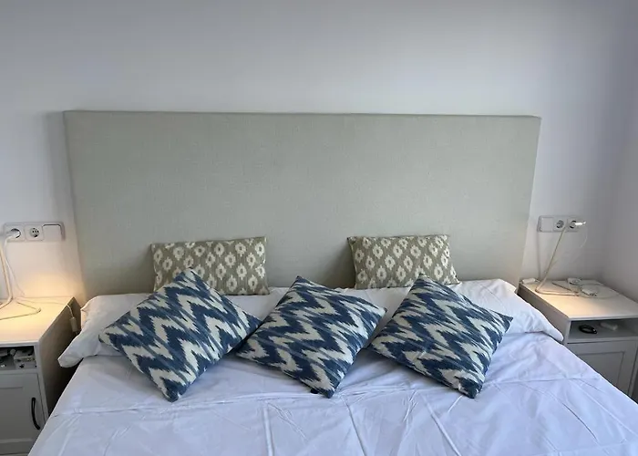 Sea Frontline Apartment \'Faraona\'. Pool. Wifi