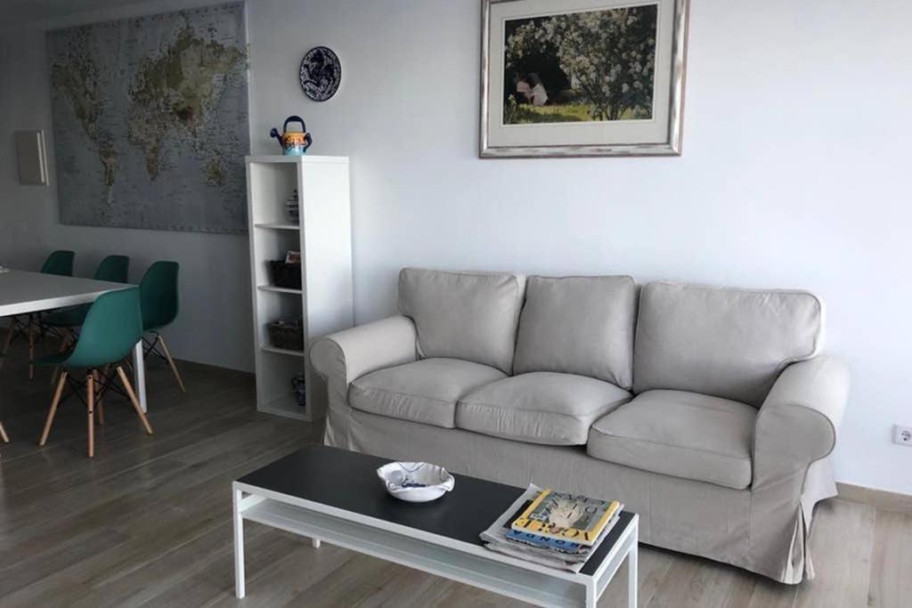Apartamento Sea Frontline 'faraona'. Pool. Wifi *
